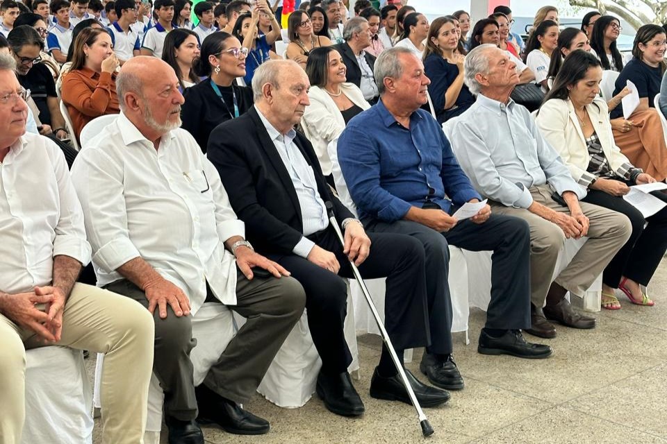 Presidente Da FIEPB Francisco Gadelha Participa Em Caruaru Da